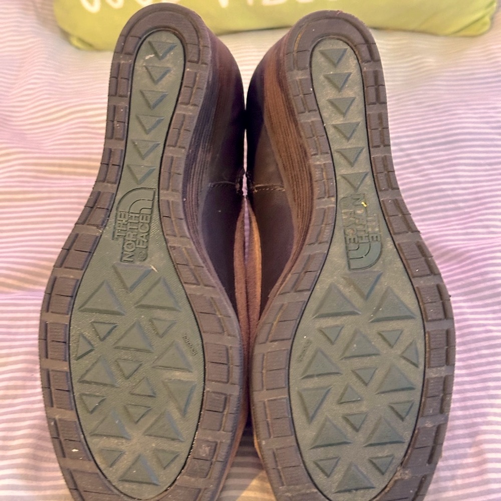 ⭐️THE NORTH FACE Leather Wedge Waterproof Zip Boots, Sz. 10, Excellent! 🤍 - Picture 14 of 15